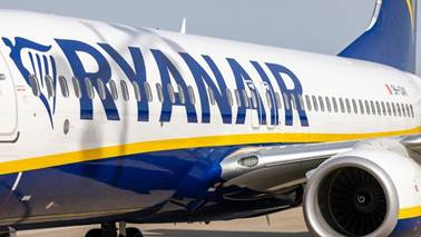 Ryanair es condenada a pagar más de 115.000 euros a un tripulante por despedirle por hacer huelga